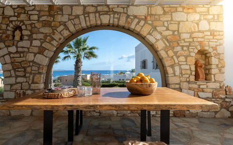 Villa Ayra: Meubilair, Muur, Tafel, Interieur Ontwerp, Stoel, Keuken En Eettafel, Boog, Stenen Muur, Eetkamer, Buitentafel