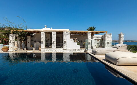 Villa Emera: Toevlucht, Villa, Buitenmeubels, Ligstoel, Badplaats, Zwembad