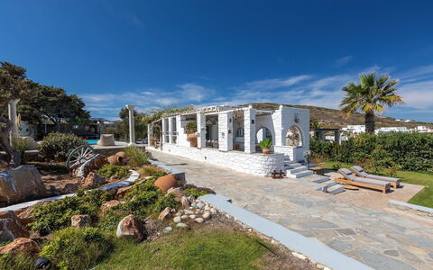Villa Emera: Landscaping, Tuin, Landgoed, Hacienda, Beton, Schaduw, Flagstone, Werf, Villa