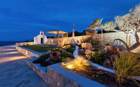 Villa Emera: Landschap Verlichting, Landscaping, Nacht, Tuin, Beveiliging Verlichting, Landgoed, Schemer, Werf, Gang, Villa