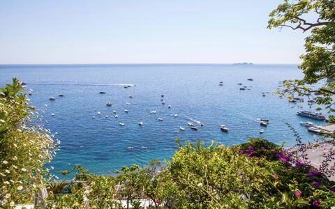 Villa Olivia: Blauw, Water, Zwemwater, Zee, Zomer, Kust En Oceanic Landvormen, Kust, Horizon, Landschap, Watercraft
