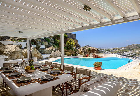 Villa Valentine: Zwembad, Toevlucht, Meubilair, Stoel, Eco Hotel, Buitenmeubels, Schaduw, Villa, Landgoed, Hotel