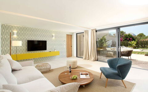 Villa Amaranta: Meubilair, Interieur Ontwerp, Flooring, Muur, Verdieping, Hout, Bankstel, Plafond, Tafel, Woonkamer