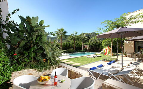 Villa Amaranta: Zwembad, Buitenmeubels, Meubilair, Toevlucht, Paraplu, Ligstoel, Stoel, Eco Hotel, Tuin