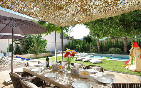 Villa Amaranta: Meubilair, Buitenmeubels, Tuin, Stoel, Schaduw, Backyard, Eco Hotel, Toevlucht, Buitentafel