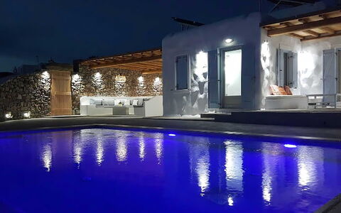 Villa Elmas: Blauw, Zwembad, Toevlucht, Hotel