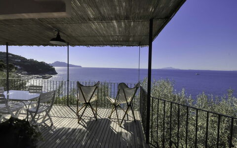 Casa Lubrense: Kust, Zee, Kust En Oceanic Landvormen, Balkon, Oceaan, Kust, Buitenmeubels, Stoel, Baai, Toevlucht