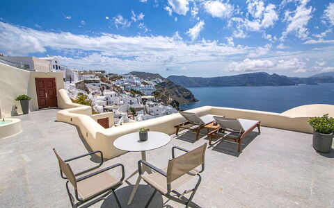 Volcano Suite: Stoel, Balkon, Hotel, Toevlucht, Kamerplant, Villa, Koffietafel