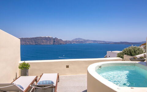 Aloy Suite: Meubilair, Toevlucht, Zee, Stoel, Appartement, Kust, Oceaan, Balkon, Schaduw, Hotel