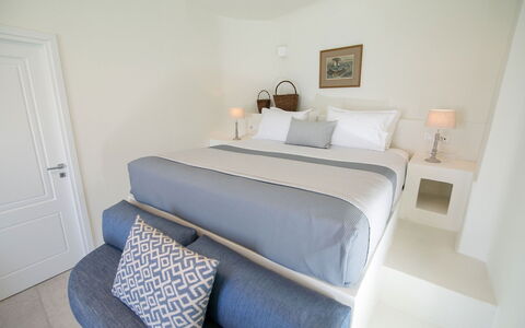 Mide: Meubilair, Interieur Ontwerp, Verdieping, Hout, Bed, Slaapkamer, Flooring, Kamer, Textiel, Verlichting
