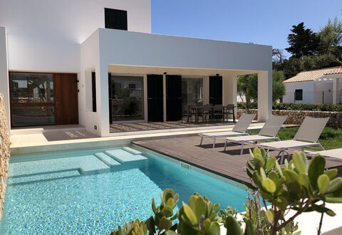 Nure Villa 2: Zwembad, Huis, Woongebied, Huis, Architectuur, Deur, Toevlucht, Verdieping, Landgoed, Eco Hotel