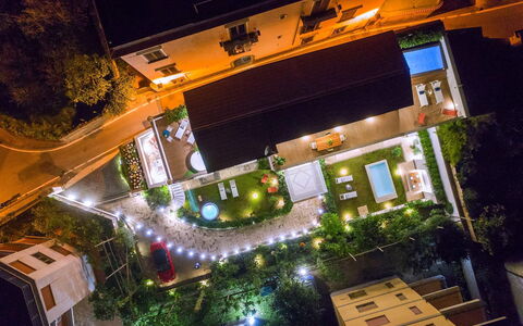 Suite Agave: Nacht, Tuin, Zwembad, Landschap Verlichting, Landscaping, Toevlucht, Backyard, Binnenplaats, Werf, Vogelperspectief