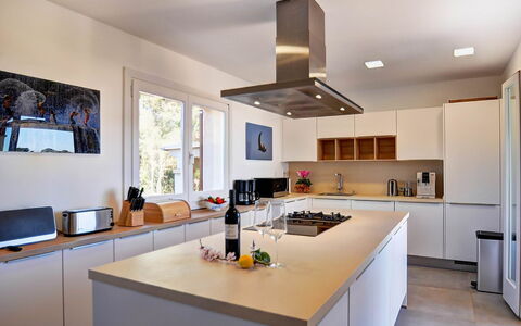 Can Mako: Toestel Van De Keuken, Countertop, Keuken, Meubilair, Cabinetry, Interieur Ontwerp, Major Appliance, Huishoudapparatuur, Flooring, Plafond