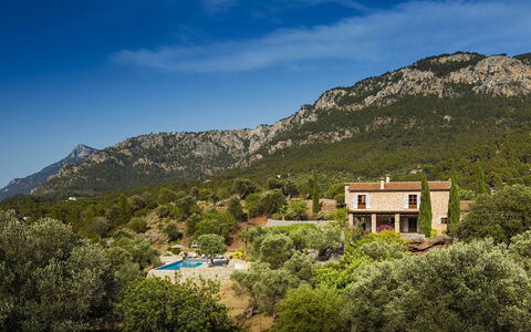 Villa Mallorca: Bergachtig Landvormen, Berg, Heuvel, Landschap, Landelijk Gebied, Huis, Hoogland, Bergketen, Heuvel Station, Land Lot