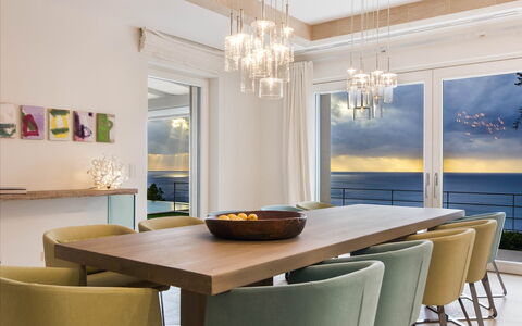 Villa Luce: Meubilair, Interieur Ontwerp, Flooring, Tafel, Kroonluchter, Muur, Stoel, Verdieping, Hout, Eetkamer