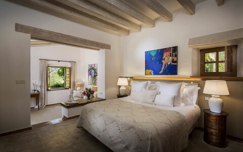 Villa Maggy: Muur, Meubilair, Interieur Ontwerp, Huis, Flooring, Slaapkamer, Verdieping, Appartement, Bed, Plafond