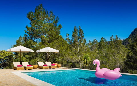 Villa Carlos: Zwembad, Vrije Tijd, Toevlucht, Buitenmeubels, Paraplu, Ligstoel, Eco Hotel, Vakantie, Badplaats, Chaise Longue