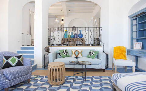 Villa Gem: Meubilair, Blauw, Interieur Ontwerp, Flooring, Verdieping, Stoel, Tafel, Huis, Woonkamer, Bankstel