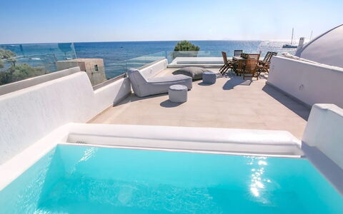 Maison Nica: Blauw, Zee, Zwembad, Buitenmeubels, Oceaan, Schaduw, Toevlucht, Tropen, Villa, Balkon