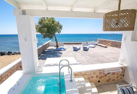 Maison Ranya: Blauw, Zee, Toevlucht, Kust, Oceaan, Buitenmeubels, Kust, Schaduw, Zwembad, Tropen