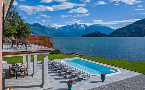 Villa Angela: Zwembad, Toevlucht, Bergketen, Eco Hotel, Vrije Tijd, Buitenmeubels, Badplaats, Hotel, Ridge, Alpen