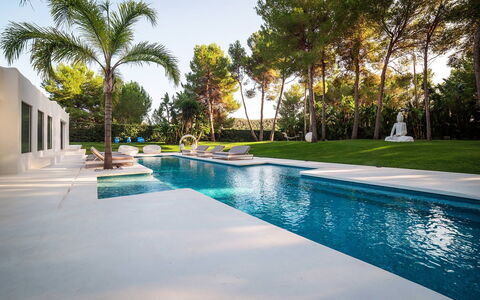 Villa Sound: Zwembad, Toevlucht, Samengesteld Materiaal, Eco Hotel, Tuin, Schaduw, Landscaping, Waterpartij, Vrije Tijd