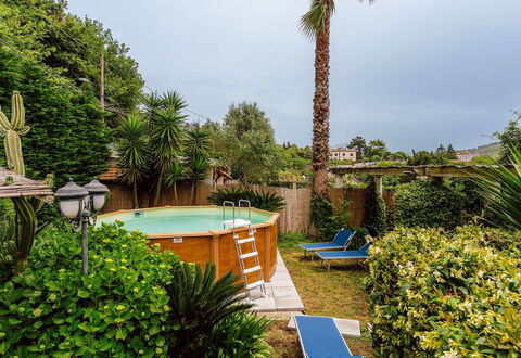 Villa Martina: Zwembad, Toevlucht, Eco Hotel, Tuin, Backyard, Schaduw, Landscaping, Vrije Tijd, Hacienda, Werf