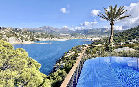 Villa Serrano: Blauw, Water, Zwemwater, Kust En Oceanic Landvormen, Kust, Zee, Toeristische Attractie, Headland, Baai
