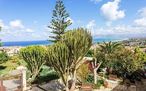 Villa Jamie: Zee, Kust En Oceanic Landvormen, Oceaan, Kust, Woody Plant, Tuin, Tropen, Landscaping, Strand
