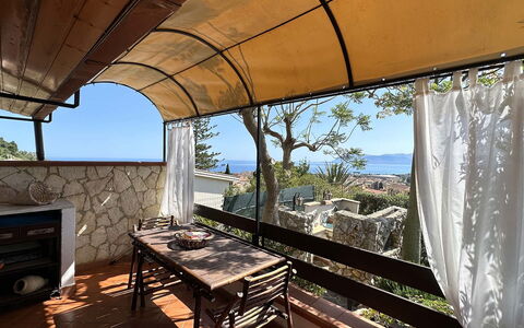 Casa Sally: Schaduw, Balkon, Toevlucht, Kust, Eco Hotel, Trap, Stoel, Kamerplant, Beits, Dek