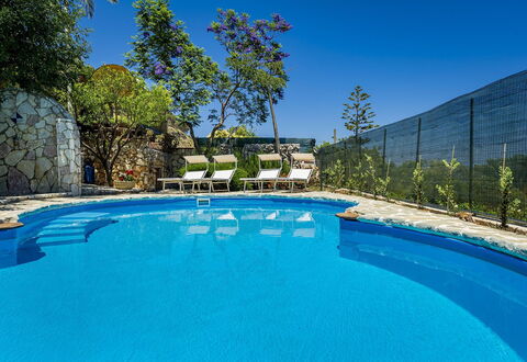 Casa Sally: Zwembad, Blauw, Toevlucht, Buitenmeubels, Samengesteld Materiaal, Eco Hotel, Schaduw, Badplaats, Landscaping, Thermae