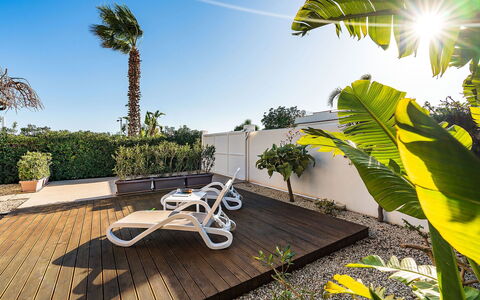 Kalimba: Buitenmeubels, Schaduw, Toevlucht, Eco Hotel, Landscaping, Tuin, Ligstoel, Werf, Tropen