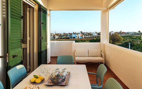 Ninfa: Meubilair, Appartement, Stoel, Keuken En Eettafel, Schaduw, Balkon, Buitenmeubels, Ontwerp, Toevlucht, Eco Hotel