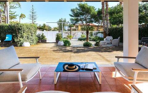 Stella Marina: Meubilair, Buitenmeubels, Stoel, Tuin, Schaduw, Tafel, Buitentafel, Toevlucht, Eco Hotel