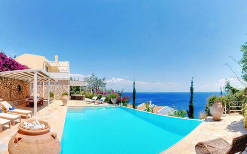 Villa Aspro: Blauw, Zwembad, Toevlucht, Eco Hotel, Vrije Tijd, Villa, Hotel, Buitenmeubels, Badplaats, Thermae