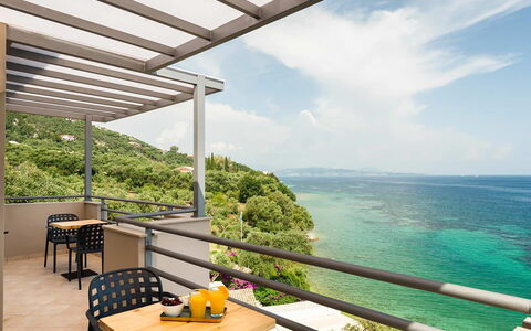 Villa Eftychia: Balkon, Buitenmeubels, Eco Hotel, Toevlucht, Badplaats, Leuning