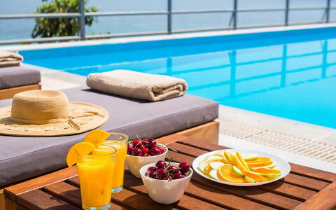 Villa Treasure: Meubilair, Zwembad, Buitenmeubels, Toevlucht, Vrije Tijd, Eco Hotel, Ligstoel, Comfort, Stoel, Vakantie