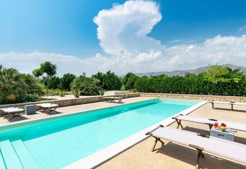 Villa Orangella: Blauw, Zwembad, Toevlucht, Samengesteld Materiaal, Eco Hotel, Buitenmeubels, Landscaping, Schaduw, Hotel