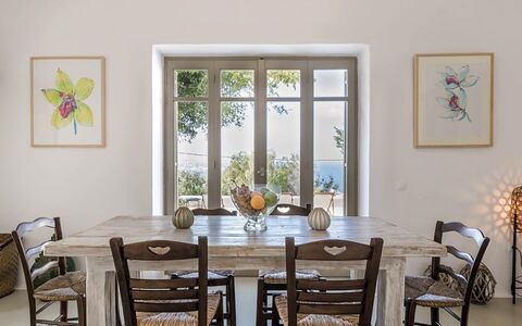 Villa Morena: Meubilair, Tafel, Interieur Ontwerp, Eetkamer, Hout, Keuken En Eettafel, Stoel, Flooring, Verdieping, Kamer