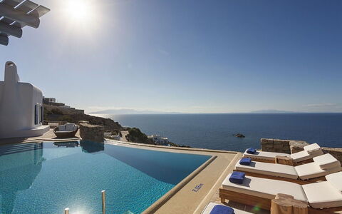 Villa Ipoliti: Blauw, Water, Zee, Kust En Oceanic Landvormen, Kust, Zwembad, Oceaan, Toevlucht, Strand