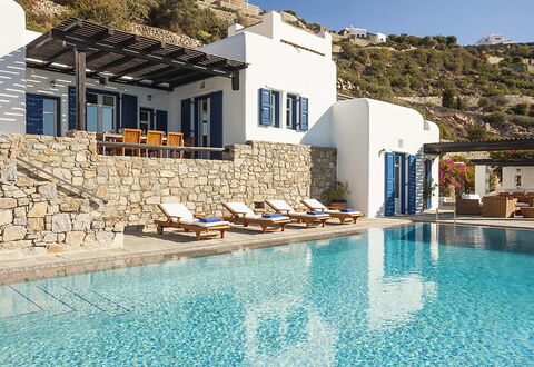 Villa Ariano: Blauw, Zwembad, Toevlucht, Eco Hotel, Buitenmeubels, Stoel, Badplaats, Ligstoel, Villa, Hotel