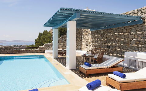 Villa Elpida: Blauw, Zwembad, Toevlucht, Verdieping, Stoel, Schaduw, Buitenmeubels, Eco Hotel, Ontwerp, Villa