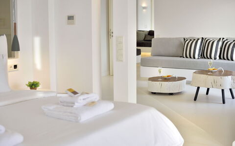 Villa Ivory: Meubilair, Interieur Ontwerp, Slaapkamer, Bed, Appartement, Verdieping, Flooring, Verlichting, Kussen Gooien, Huis