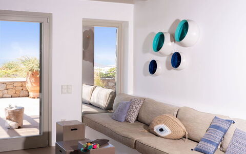 Villa Blue Moon: Meubilair, Interieur Ontwerp, Muur, Huis, Flooring, Verdieping, Kamer, Verlichting, Bankstel, Woonkamer