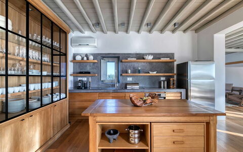 Villa Virgil: Meubilair, Interieur Ontwerp, Keuken, Hout, Flooring, Plank, Cabinetry, Countertop, Plafond, Stellingen