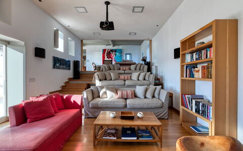 Villa Virgil: Meubilair, Interieur Ontwerp, Bankstel, Flooring, Verdieping, Hout, Woonkamer, Kamer, Plafond, Appartement