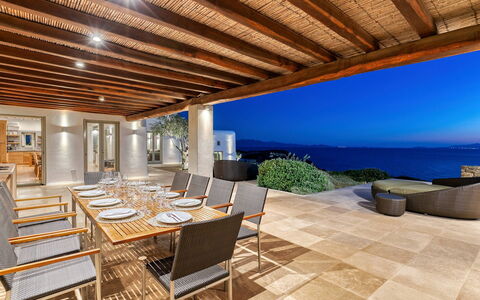 Villa Virgil: Meubilair, Toevlucht, Stoel, Keuken En Eettafel, Buitenmeubels, Villa, Eco Hotel, Landgoed, Schaduw, Balkon