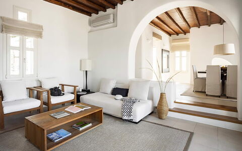Efkalia: Meubilair, Interieur Ontwerp, Flooring, Bankstel, Verdieping, Hout, Woonkamer, Plafond, Kamer, Appartement
