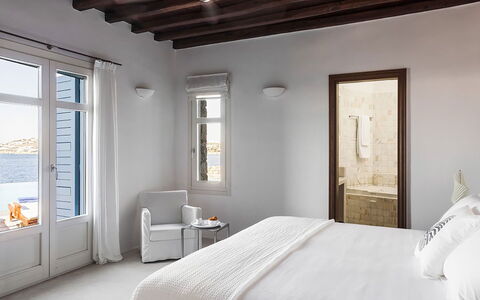 Efkalia: Interieur Ontwerp, Verdieping, Meubilair, Slaapkamer, Bed, Ontwerp, Linens, Hotel, Lamp, Bedding