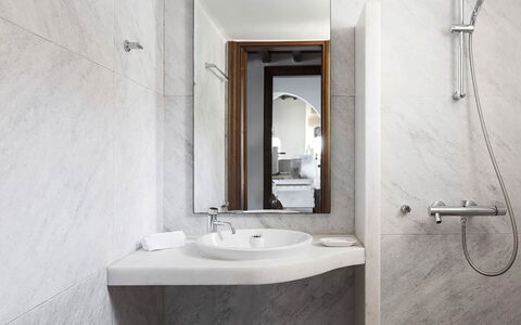 Efkalia: Loodgieterswerkinrichting, Interieur Ontwerp, Flooring, Badkamer, Verdieping, Wastafel, Wastafel In De Badkamer, Kraan, Loodgieter, Kamer